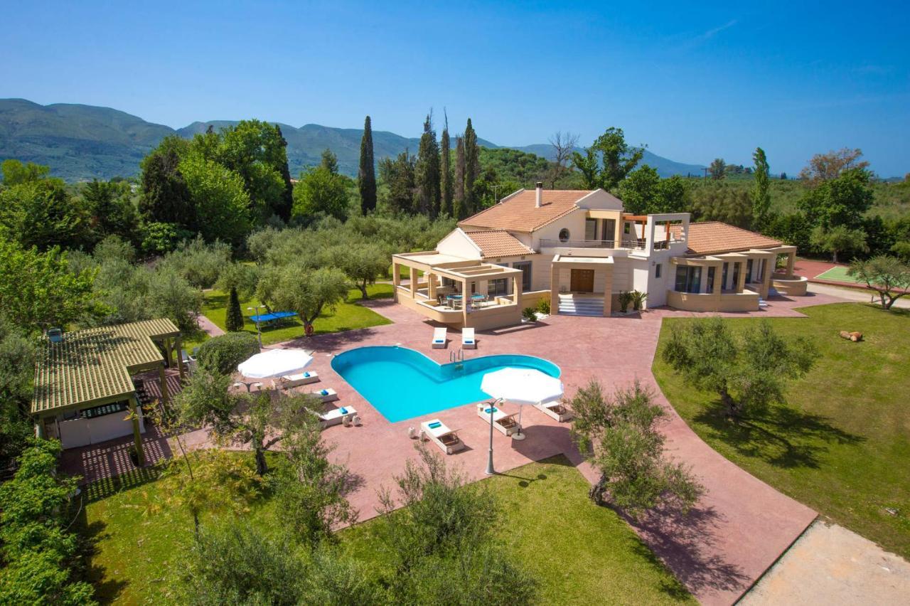 Astarte Villas - Istar Villa With Tennis Court Makhairádhon Exterior photo