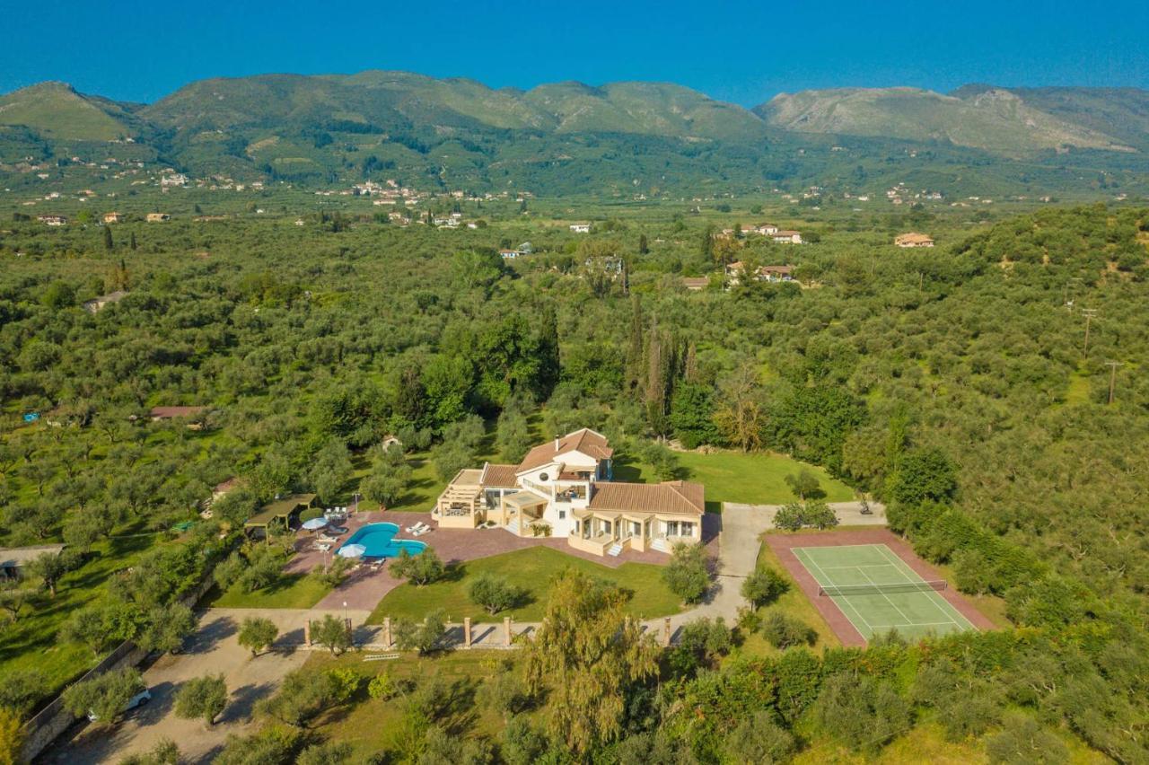 Astarte Villas - Istar Villa With Tennis Court Makhairádhon Exterior photo