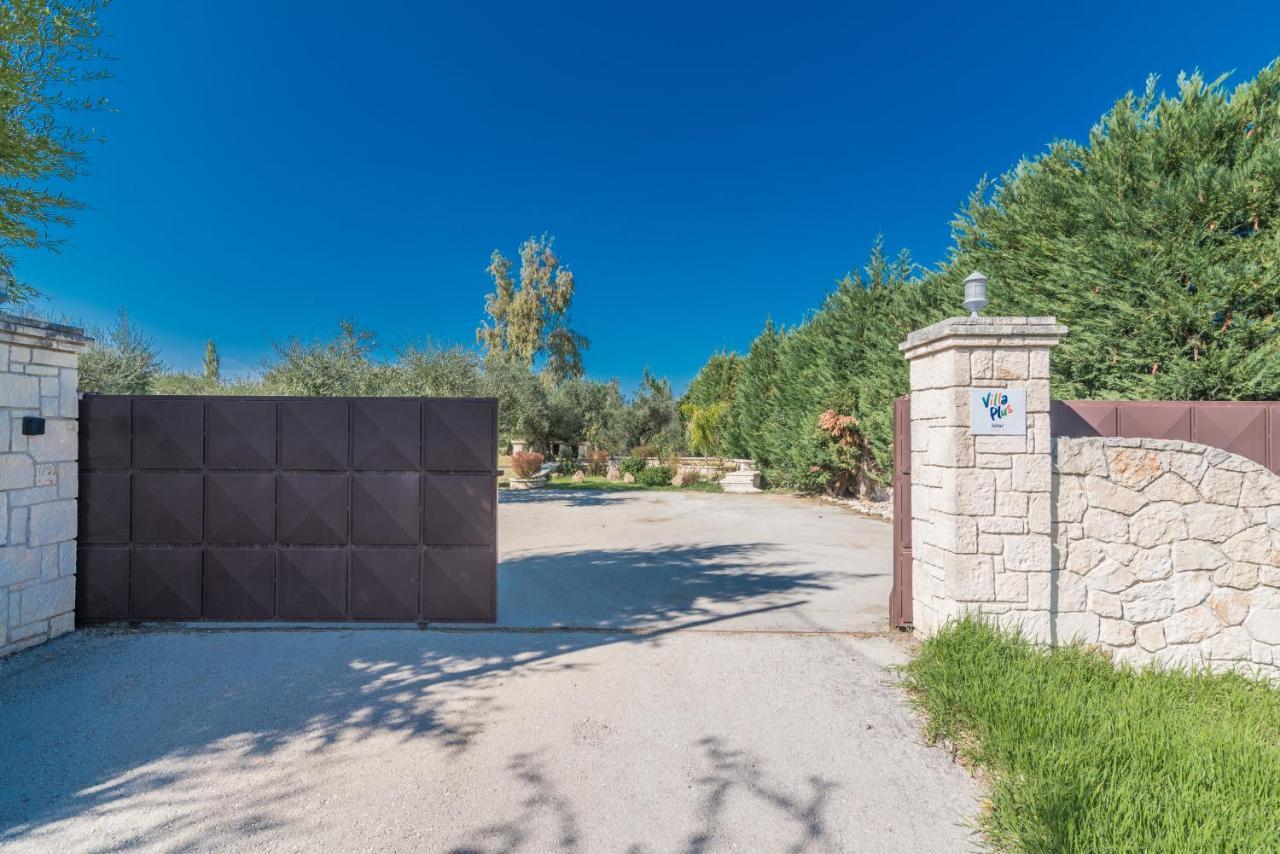 Astarte Villas - Istar Villa With Tennis Court Makhairádhon Exterior photo