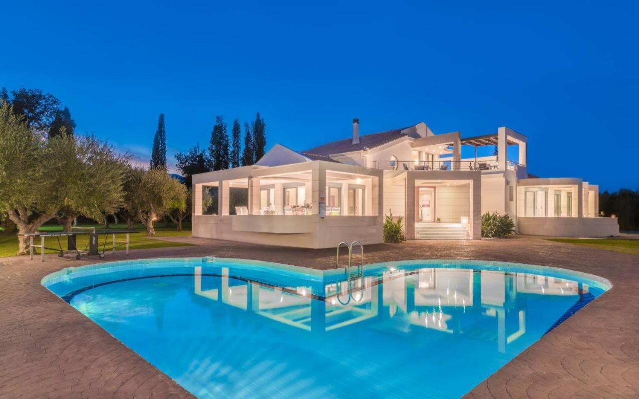 Astarte Villas - Istar Villa With Tennis Court Makhairádhon Exterior photo