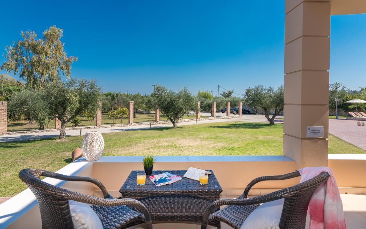 Astarte Villas - Istar Villa With Tennis Court Makhairádhon Exterior photo
