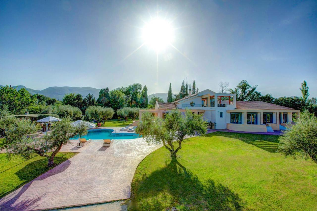 Astarte Villas - Istar Villa With Tennis Court Makhairádhon Exterior photo