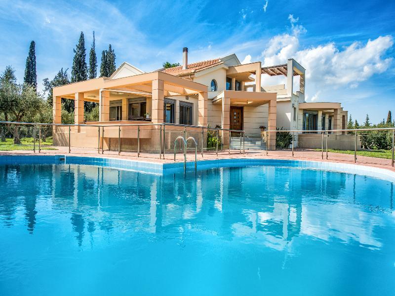 Astarte Villas - Istar Villa With Tennis Court Makhairádhon Exterior photo