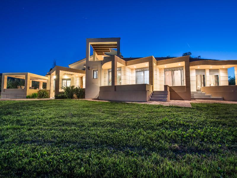 Astarte Villas - Istar Villa With Tennis Court Makhairádhon Exterior photo