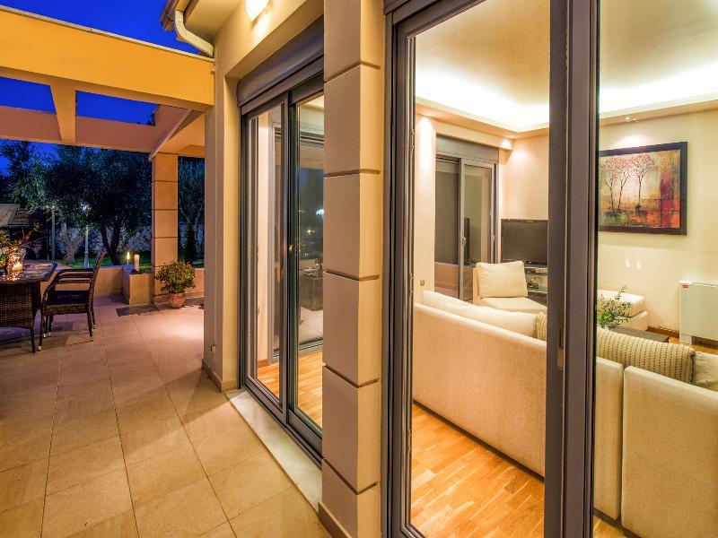 Astarte Villas - Istar Villa With Tennis Court Makhairádhon Exterior photo