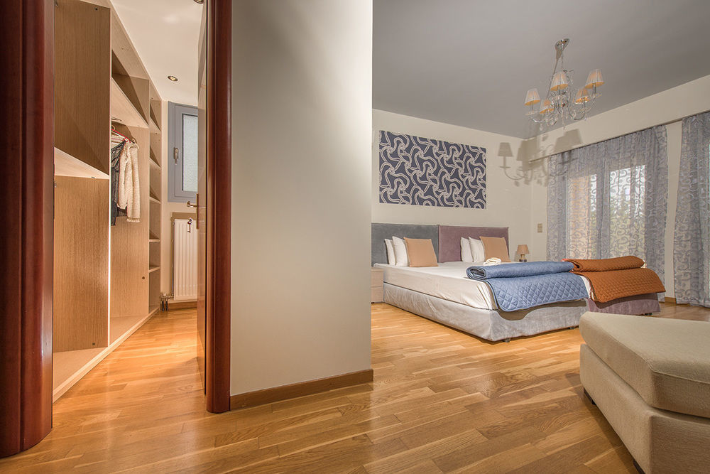 Astarte Villas - Istar Villa With Tennis Court Makhairádhon Exterior photo